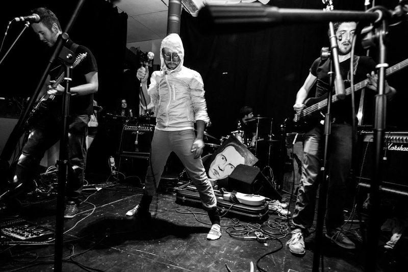 Mickey 9s live, St. Cool in the mask